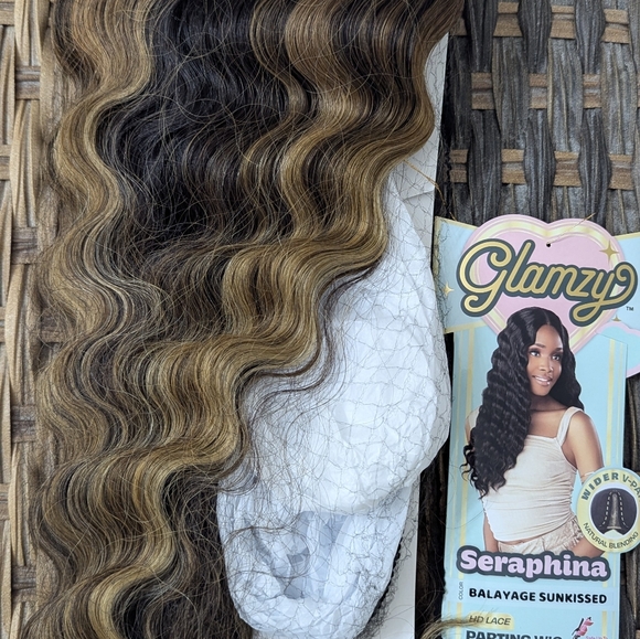 Woman Lace Front Wig - Picture 9 of 15